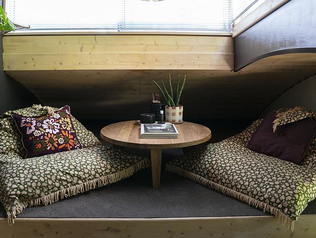 Photo 18 for Beautiful Romantic Snowgum Chalet | Spa | Near Bright