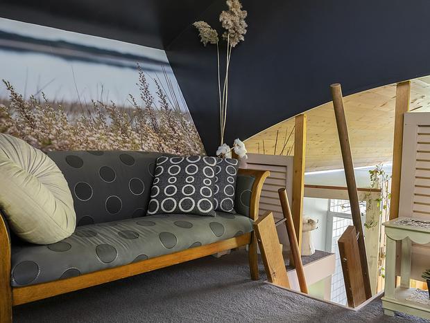 Photo 24 for Beautiful Romantic Snowgum Chalet | Spa | Near Bright