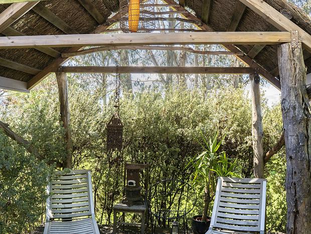 Photo 30 for Beautiful Romantic Snowgum Chalet | Spa | Near Bright