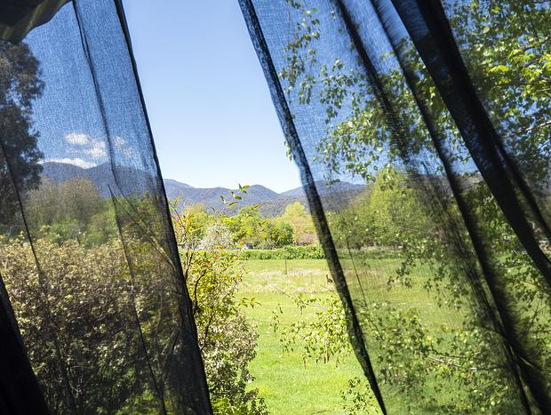 Photo 21 for Beautiful Romantic Snowgum Chalet | Spa | Near Bright