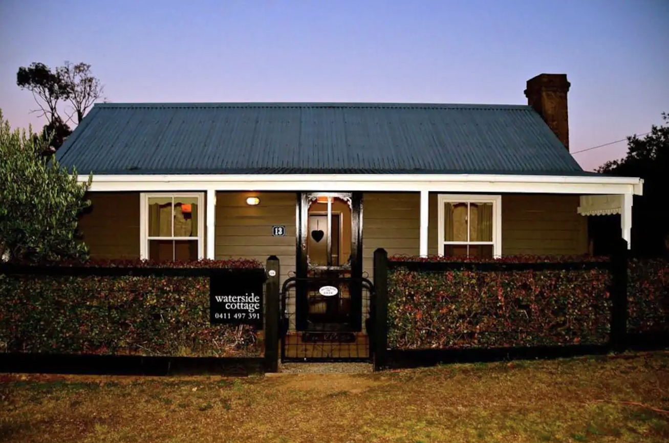 Waterside Cottage Cottage for Rent in Daylesford, Macedon Ranges, VIC