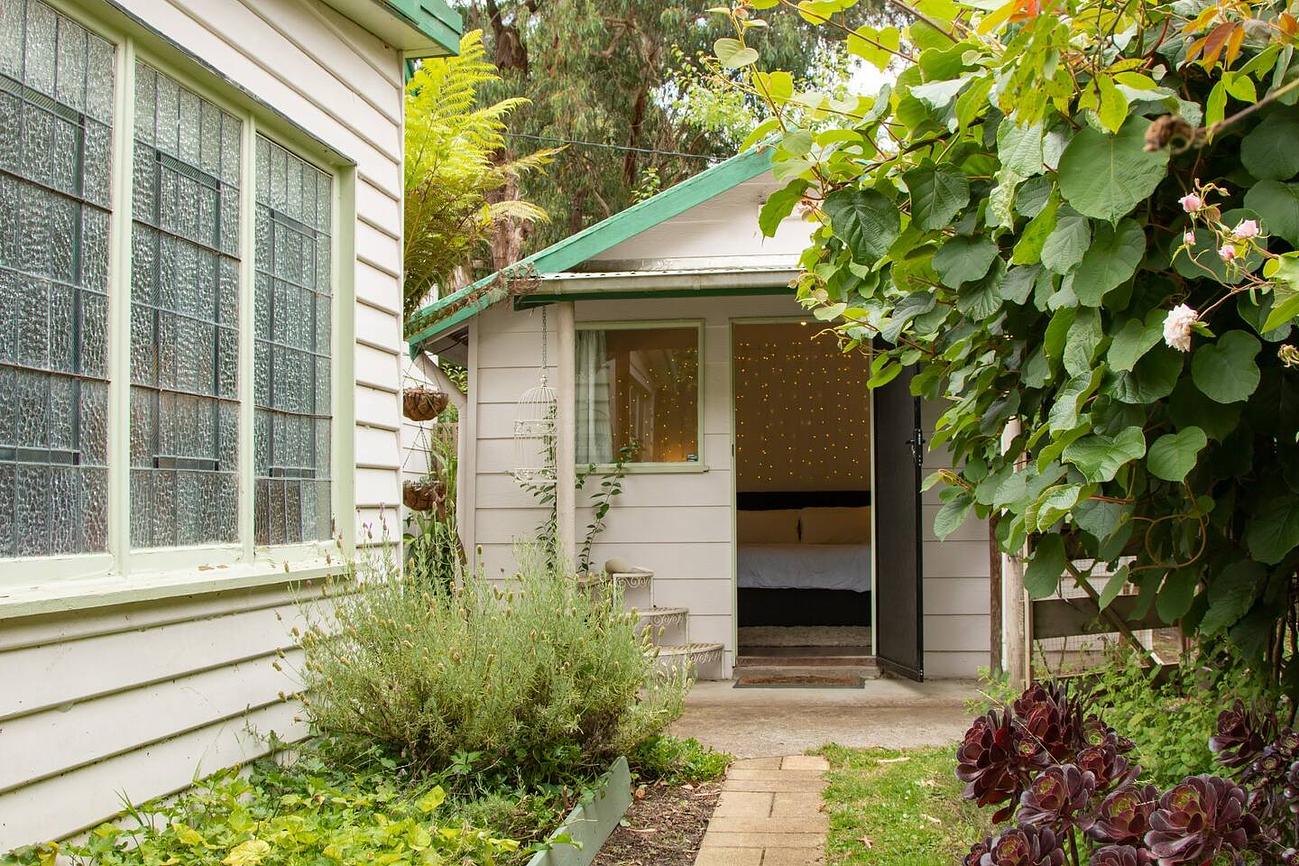 Misty Moss Retreat Cabin for Rent in Millgrove, Yarra Valley, VIC, AU