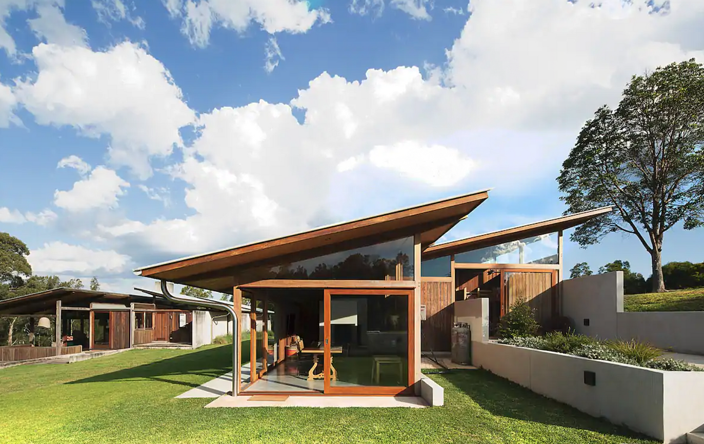 Blueys Beach Lake House Luxury house for Rent in Whoota, North Coast