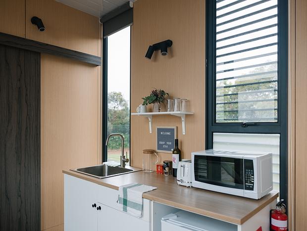 Photo 10 for Tiny House Big View 1