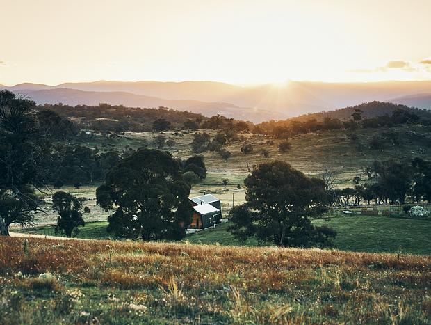 Photo 2 for Sundowner Drinks Overlooking The Main Range