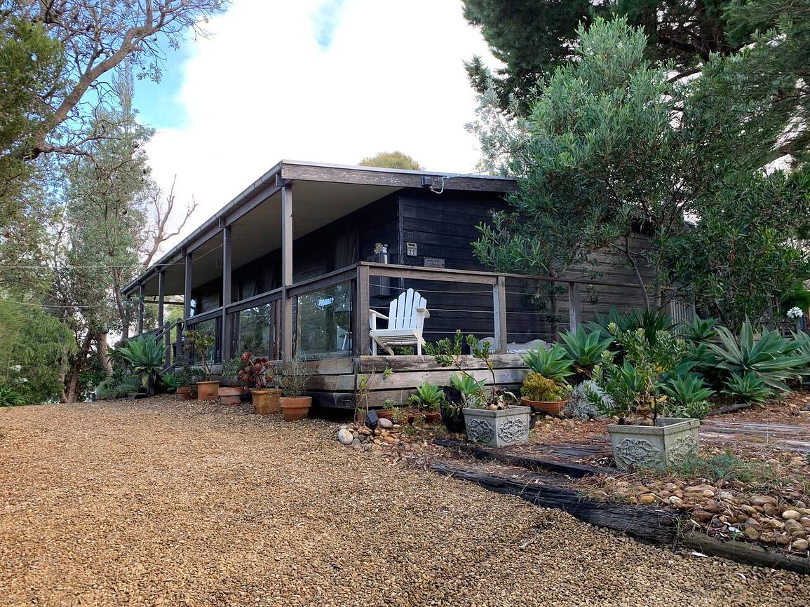 dom • The Beach Shack Weekender • Venus Bay Retreat Beach house for