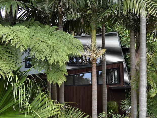 Photo 39 for The Bower - Stylish Garden Bungalow Mount Kembla