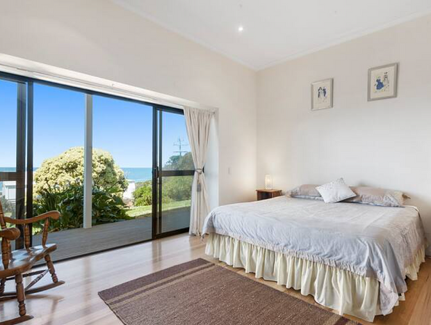 Photo 19 for IL Mare - Stunning Ocean Views along the Ocean Road