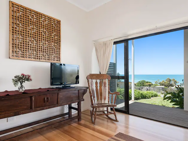 Photo 11 for IL Mare - Stunning Ocean Views along the Ocean Road