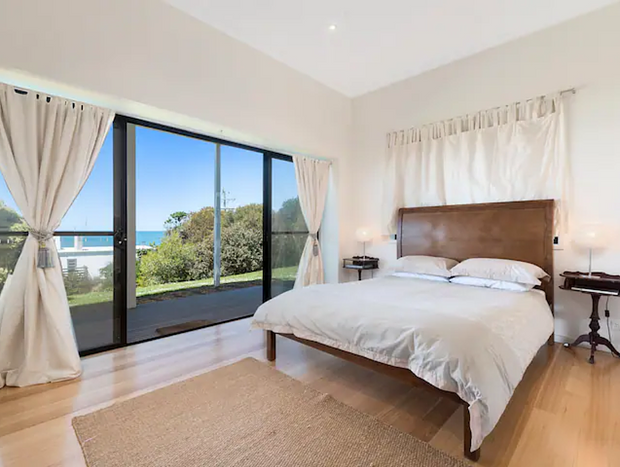 Photo 12 for IL Mare - Stunning Ocean Views along the Ocean Road