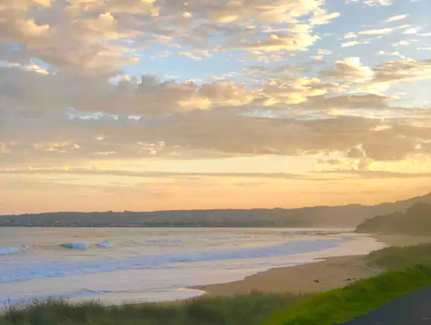 Photo 24 for IL Mare - Stunning Ocean Views along the Ocean Road