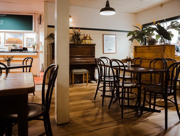 Photo 1 for The Eltham Hotel