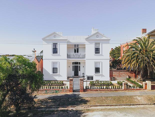 Photo 7 for Campbell House - 1882 - Luxury Group Escape