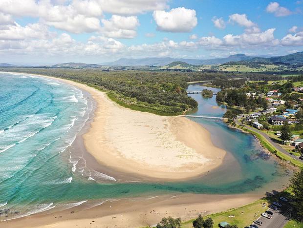 Photo 1 for Seven Mile Beach