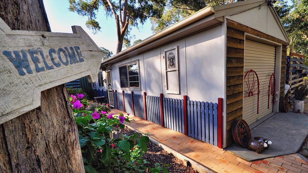 Idyllic Riverside setting with Jetty Cottage for Rent in Nelligen