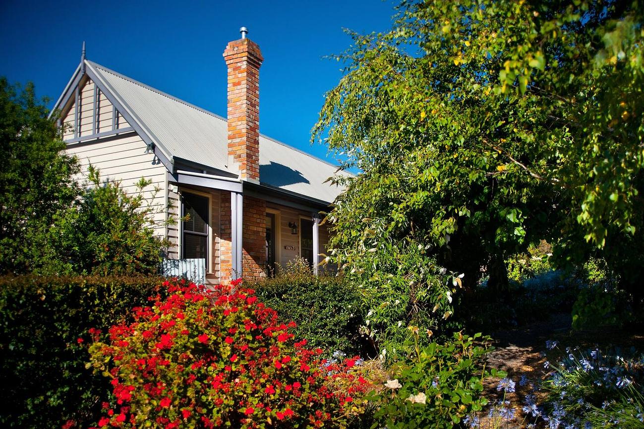 Circa Red London Daylesford Town Centre House for Rent in