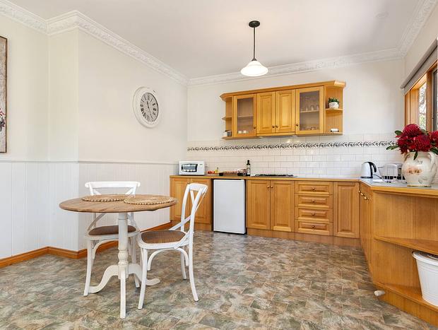 Photo 5 for Romantic Self Contained Cockatoo Cottage 2
