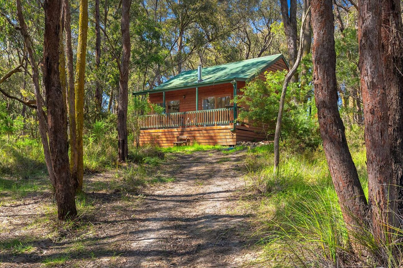 Romantic Self Contained Cockatoo Cottage 2 Cottage for Rent in