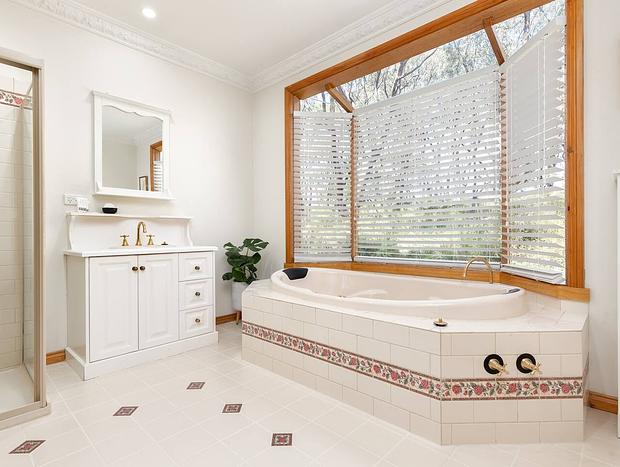 Photo 13 for Romantic Self Contained Cockatoo Cottage 2