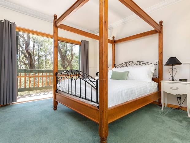 Photo 10 for Romantic Self Contained Cockatoo Cottage 2