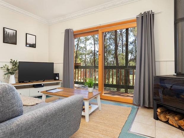 Photo 9 for Romantic Self Contained Cockatoo Cottage 2