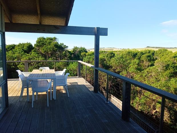 Photo 5 for Spacious Beach House With Bush And Ocean Views