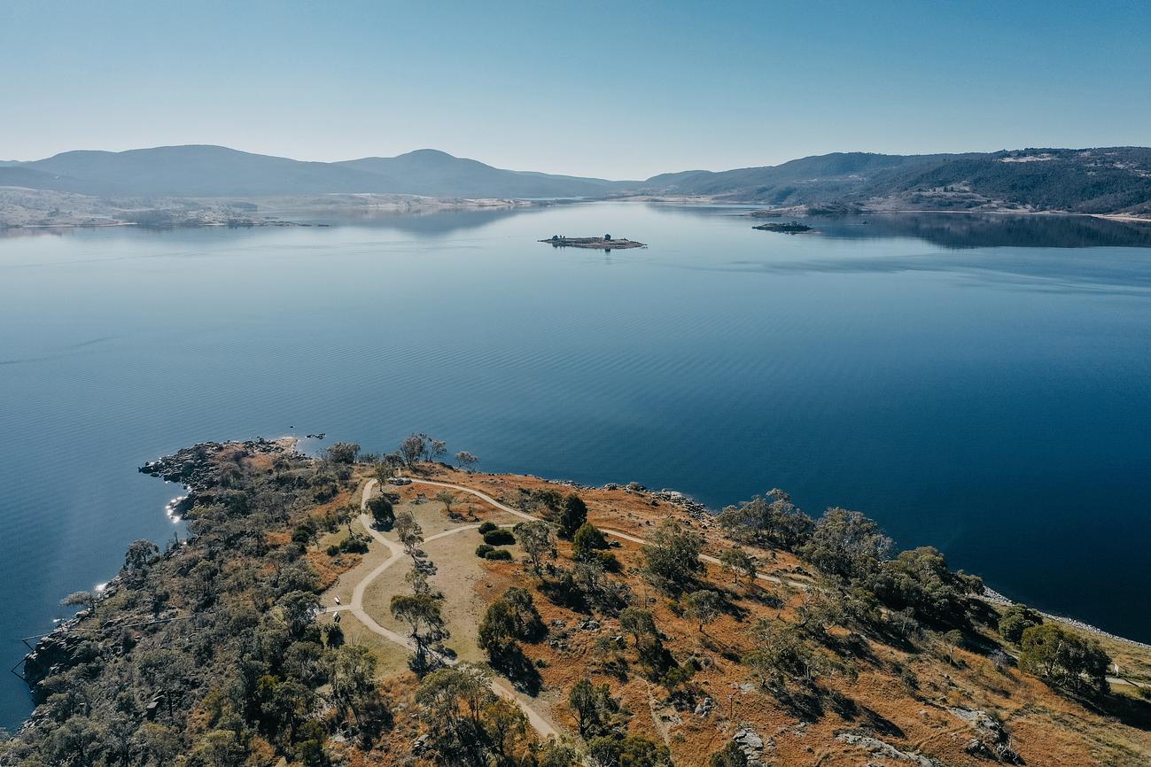 Walk Lake Jindabyne Riparide