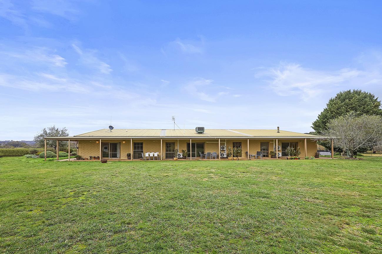Farm Stay On 59 Acres Farm for Rent in Merton, High Country, VIC, AU