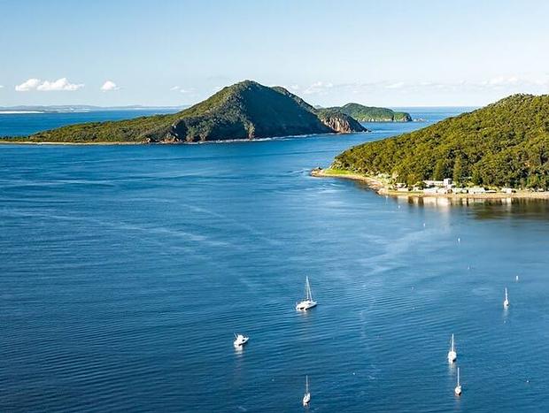 Photo 23 for Luxury Guest House Couples Retreat with Heated Private Pool in Salamander Bay
