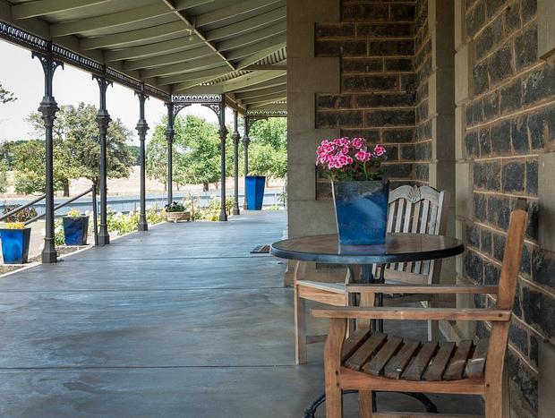 Photo 22 for Maids Quarters - Coragulac House Cottages