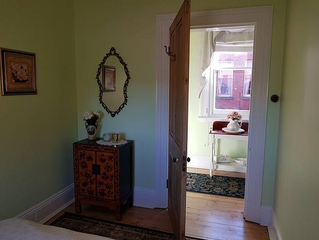 Photo 18 for Maids Quarters - Coragulac House Cottages
