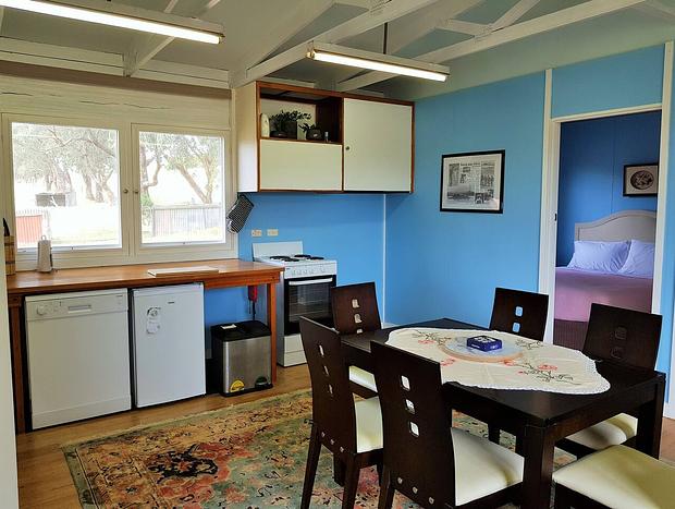 Photo 10 for Monash Cottage - Coragulac House Cottages