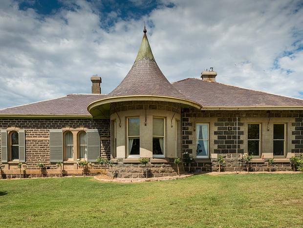 Photo 21 for Monash Cottage - Coragulac House Cottages