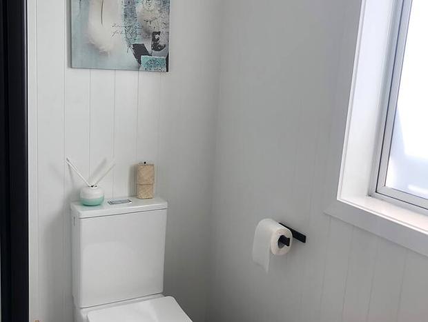 Photo 16 for Flamingo Cottage Waiheke