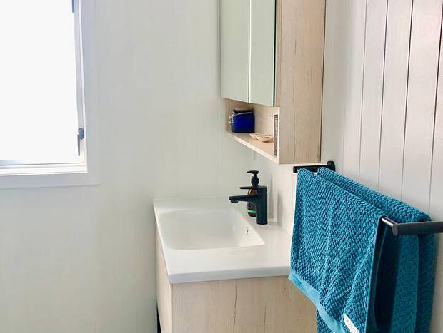 Photo 15 for Flamingo Cottage Waiheke