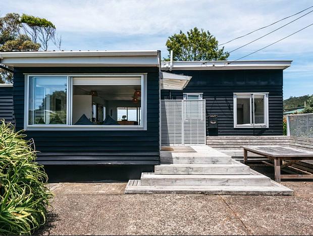 Photo 22 for Flamingo Cottage Waiheke
