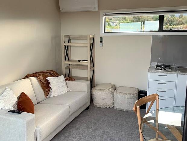 Photo 5 for Mangorei Heights - Tui Cabin - No Cleaning Fees