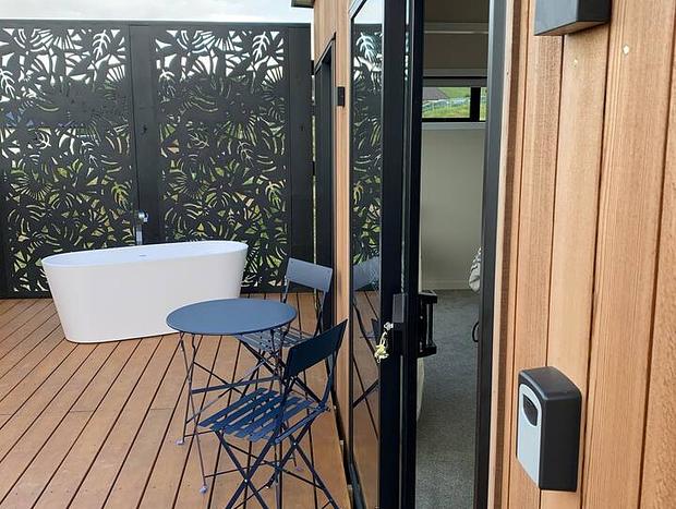 Photo 9 for Mangorei Heights - Tui Cabin - No Cleaning Fees