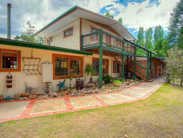 Photo 26 for Rustic Luxury Retreat for family & friends in the stunning Alpine Valley