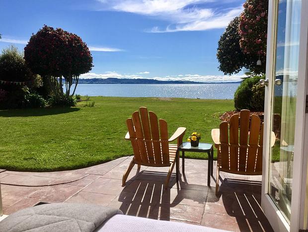 Photo 6 for Parawai Bay Lakeside Retreat - Rotorua