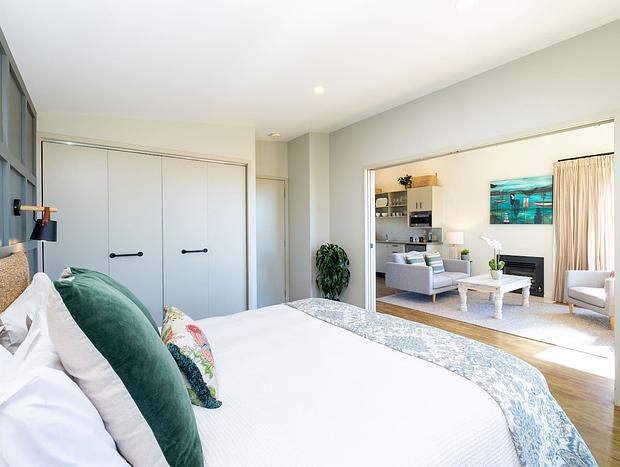 Photo 13 for Te Awanga Cottages - Moana
