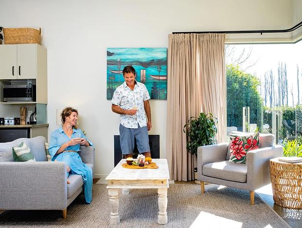 Photo 8 for Te Awanga Cottages - Moana