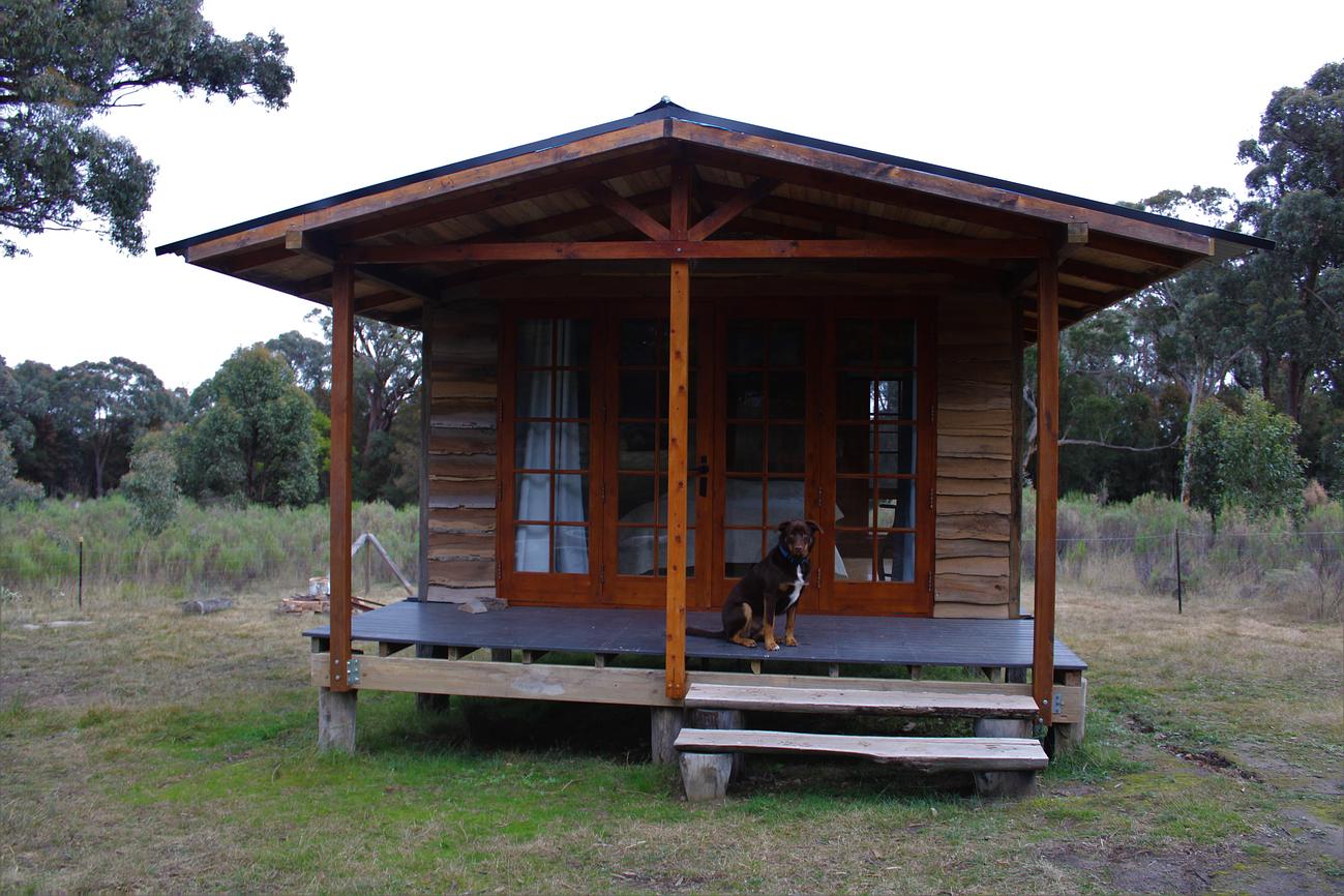 Light Filled Timber Hut Farm for Rent in Bungonia, Country NSW, NSW