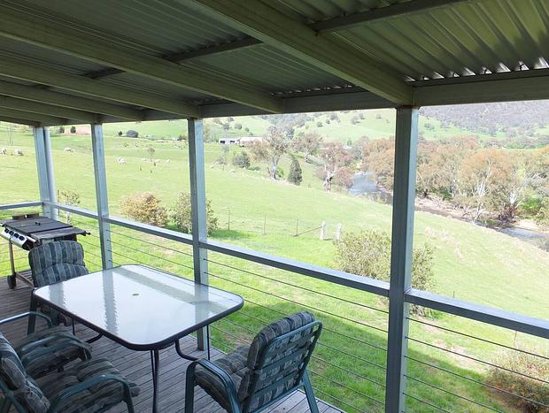 Photo 3 for Elm Cottage Tumut - Blue Gum Cottage