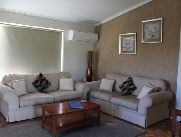 Photo 2 for Elm Cottage Tumut - Blue Gum Cottage