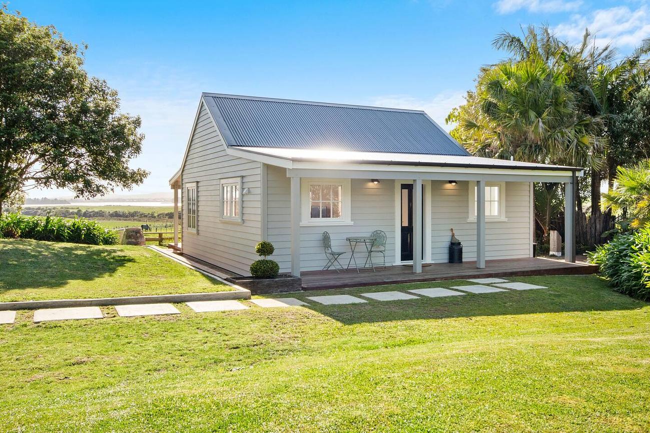 Karaka Seaview Cottage Cottage for Rent in Karaka, Auckland, NZ