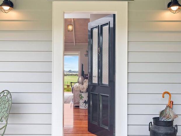 Photo 5 for Karaka Seaview Cottage
