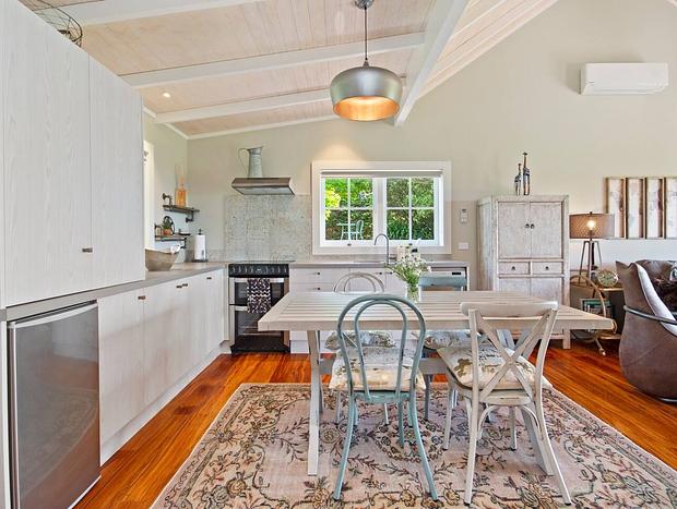 Photo 13 for Karaka Seaview Cottage