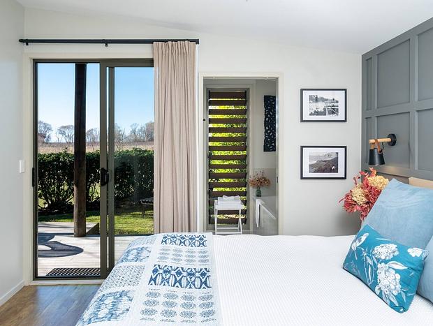 Photo 6 for Te Awanga Cottages - Awa