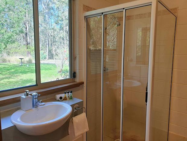 Photo 14 for Blue Wren Villa at Woodlane Cottages Lovedale